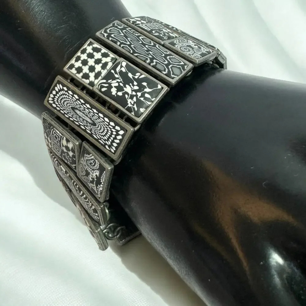 JILZARAH Handmade Clay Tile Bracelet, Black and White Funky Retro Abstract Style